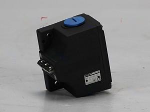 BNS 819-B03-D12-61-12-10 - Limit switch