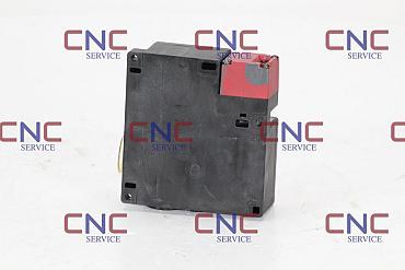 Find Quality Omron  D4DL-1DFG-B - Small door lock switch 6 Amp 115 volt Products at CNC-Service.nl. Explore our diverse catalog of industrial solutions designed to enhance your processes and deliver reliable results.
