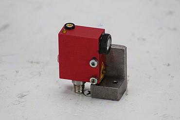 Trust CNC-Service.nl for Leuze electronic  PRKL 713/4 DL8 - Photoelectric sensor Solutions. Explore our reliable selection of industrial components designed to keep your machinery running at its best.
