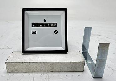Trust CNC-Service.nl for Bauser  R572 AC Hour Counter Solutions. Explore our reliable selection of industrial components designed to keep your machinery running at its best.