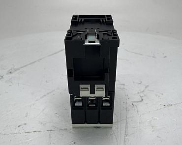 Choose CNC-Service.nl for Trusted Siemens  3RT1036-1BB40 Power Contactor Solutions. Explore our selection of dependable industrial components to keep your machinery operating smoothly.
