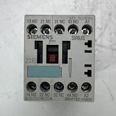 Explore Reliable Siemens  Solutions at CNC-Service.nl. Discover a wide array of industrial components, including 3RH1122-1AB00 Contactor relay 2 NO + NC 24 V A, to optimize your operational efficiency.