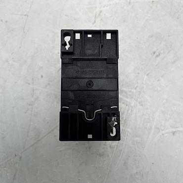 Choose CNC-Service.nl for Trusted Siemens  3RT2024-1AG20 Socket Switch Protector Solutions. Explore our selection of dependable industrial components to keep your machinery operating smoothly.